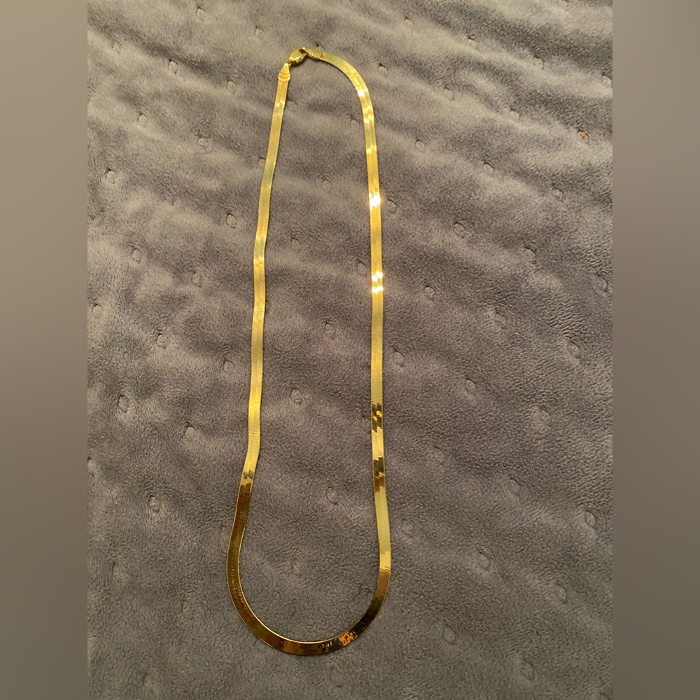 Vintage 14kt gold flat herringbone necklace